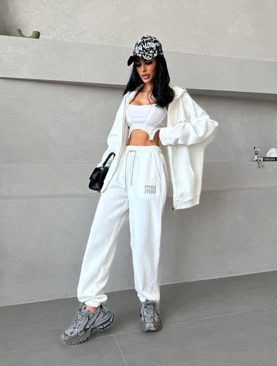спортивный женский костюм,спортивный костюм,белый костюм женский на флисе,костюм на флисе,женский костюм спортивный на флисе