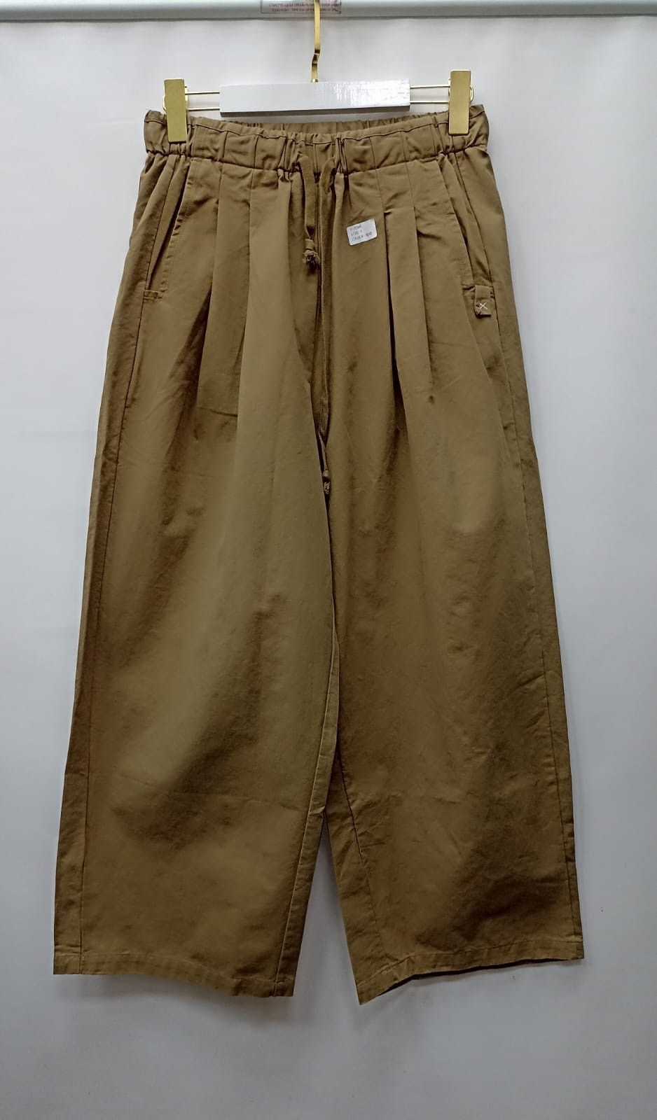 брюки uniform bridge balloon crop chino pants бежевый,широкие брюки,повседневные брюки карго,широкие брюки карго,брюки uniform bridge balloon crop chino pants бежевый l