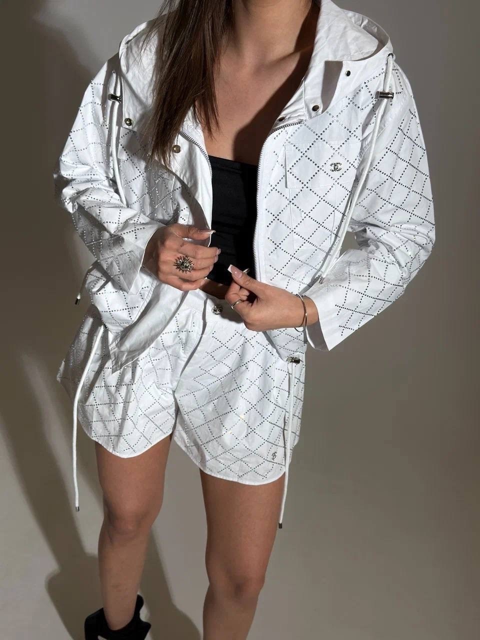 белые костюмы,костюм с шортам,костюмы женские,