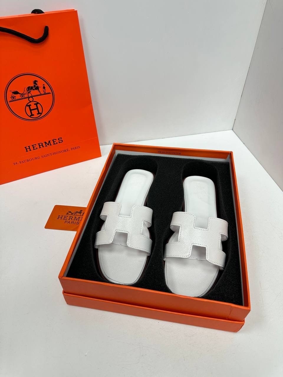 шлёпанцы hermes,шлепки hermes женские,шлепки hermes oran,женские кожаные шлепки hermes oran коричневые,шлепки гермес женские