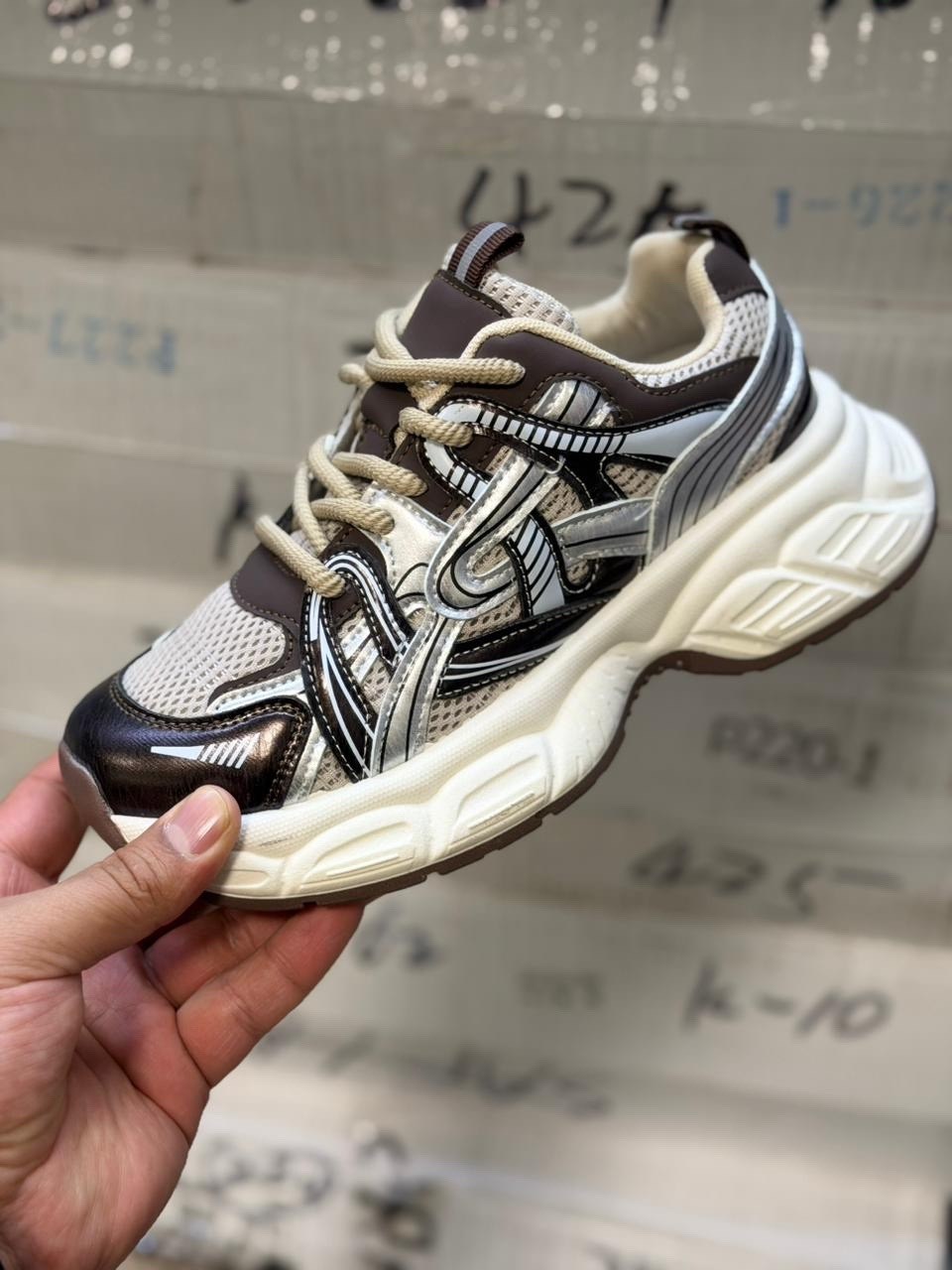 кроссовки,женские кроссовки,спортивная ,объемные кроссовки,массивные кроссовки