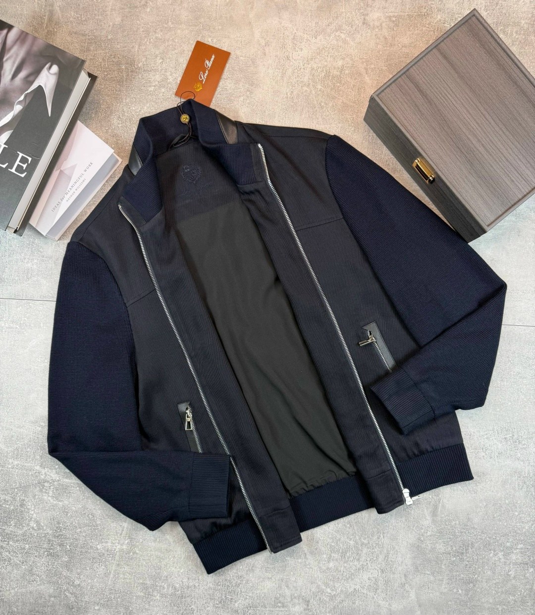 куртка бомбер,куртка стильная,легкая куртка,ветровка brunello cucinelli,куртка мужская бомбер