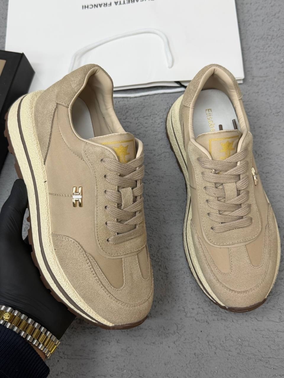 ,женские кроссовки,брендовые кроссовки,кроссовки мода,стильные кроссовки