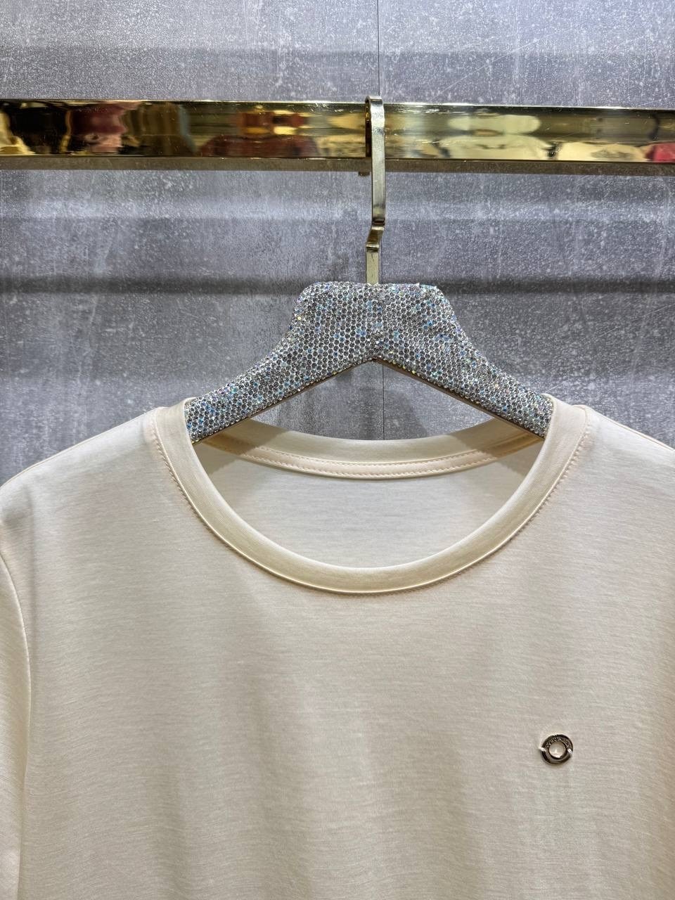 модные женские рубашки 2025,модель мода,женская мода,мода модная,модная женская рубашка