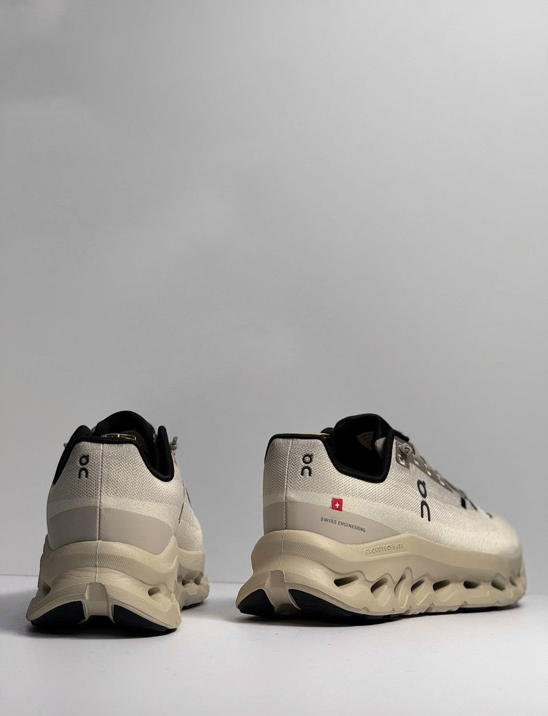 кроссовки,кроссовки on,женские кроссовки,оригинальные кроссовки,дышащие кроссовки