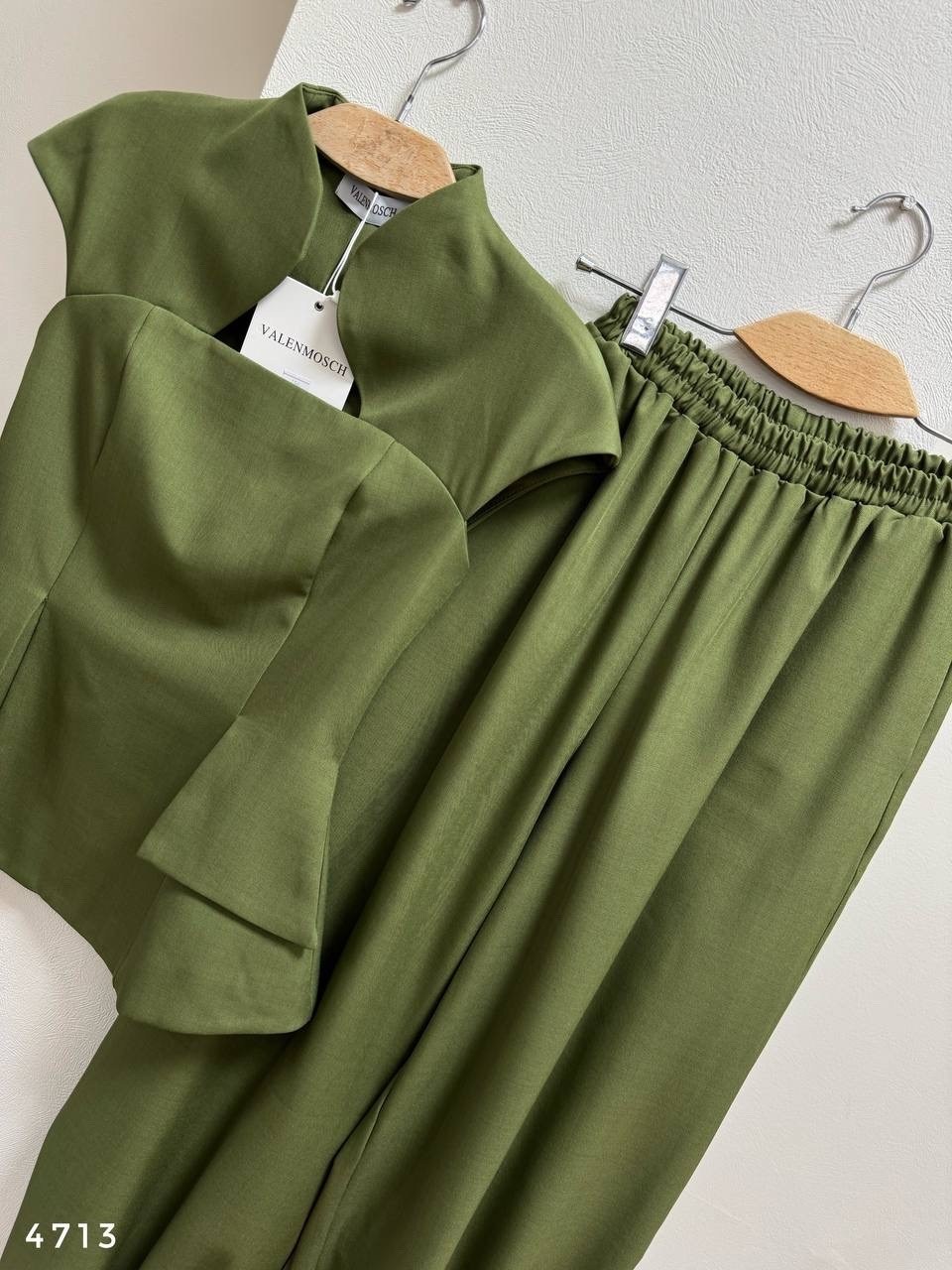 брючный костюм,женский костюм,стильные женские костюмы,брючный костюм женский,брючный костюм для девушек на свадьбу