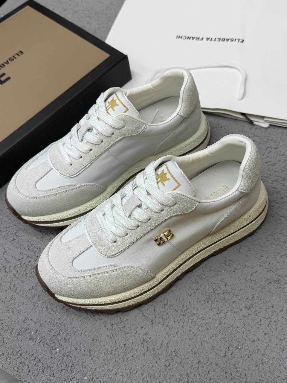 ,женские кроссовки,брендовые кроссовки,кроссовки мода,стильные кроссовки