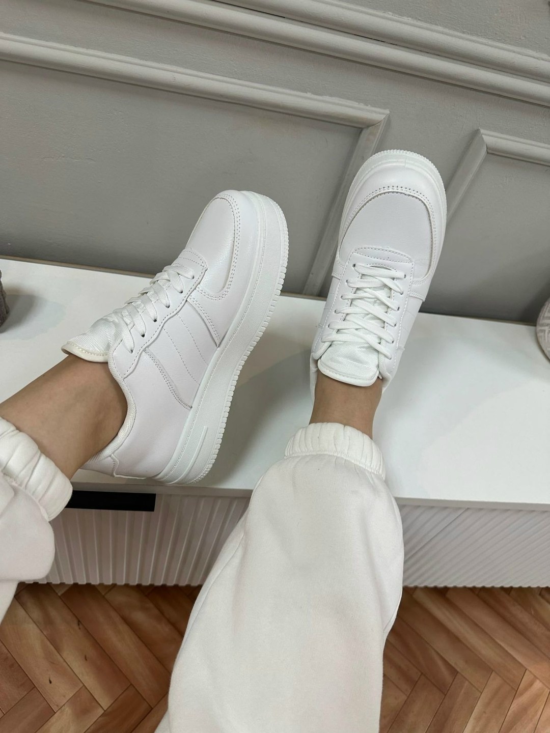 ,кроссовки эко кожа,кроссовки кожа,женские кроссовки,черные кроссовки