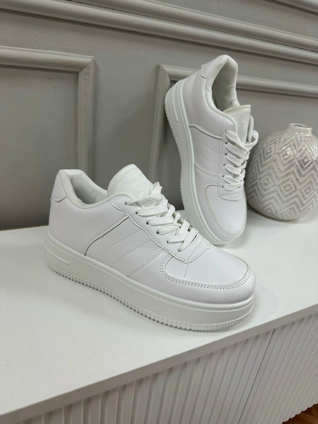 ,кроссовки эко кожа,кроссовки кожа,женские кроссовки,черные кроссовки