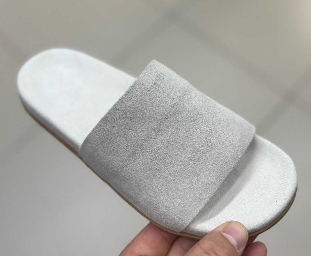 ,замшевые шлепанцы brunello cucinelli,тапочки домашние,тапочки модные,замшевые тапочки