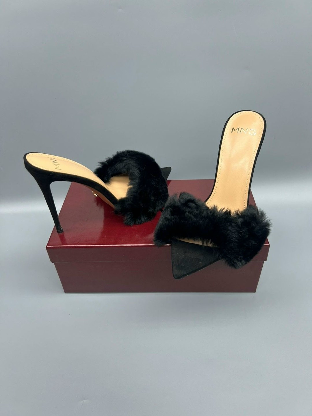 босоножки с мехом на каблуке,меховые босоножки,меховые туфли,меховые босоножки на высоком каблуке,тапочки на каблуке