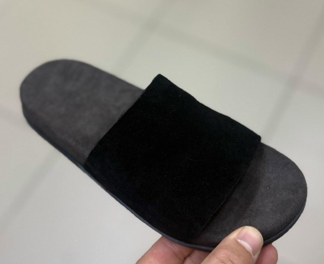 ,замшевые шлепанцы brunello cucinelli,тапочки домашние,тапочки модные,замшевые тапочки