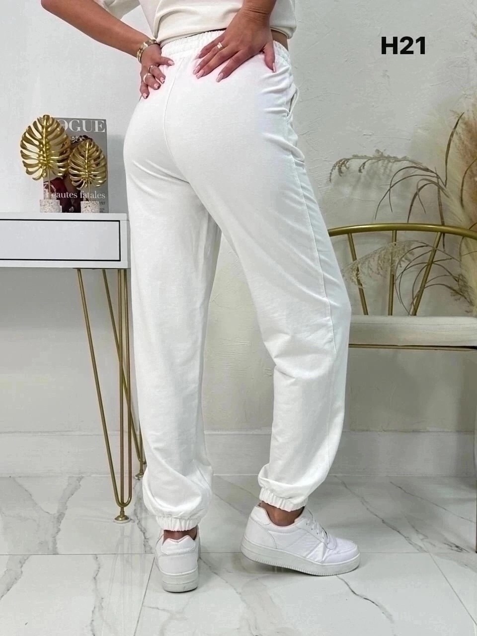 брюки спортивные джоггеры,брюки спортивные,бежевые штаны,штаны джоггеры,брюки джоггеры