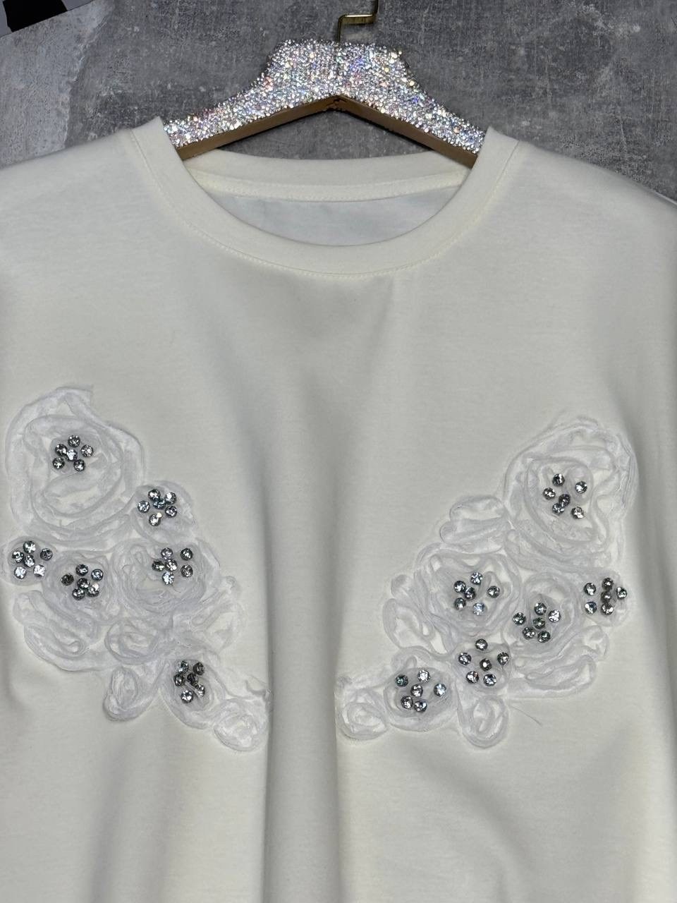 женская футболка,футболки для женщин,футболка с вышивкой,модная женская футболка,футболка с цветами