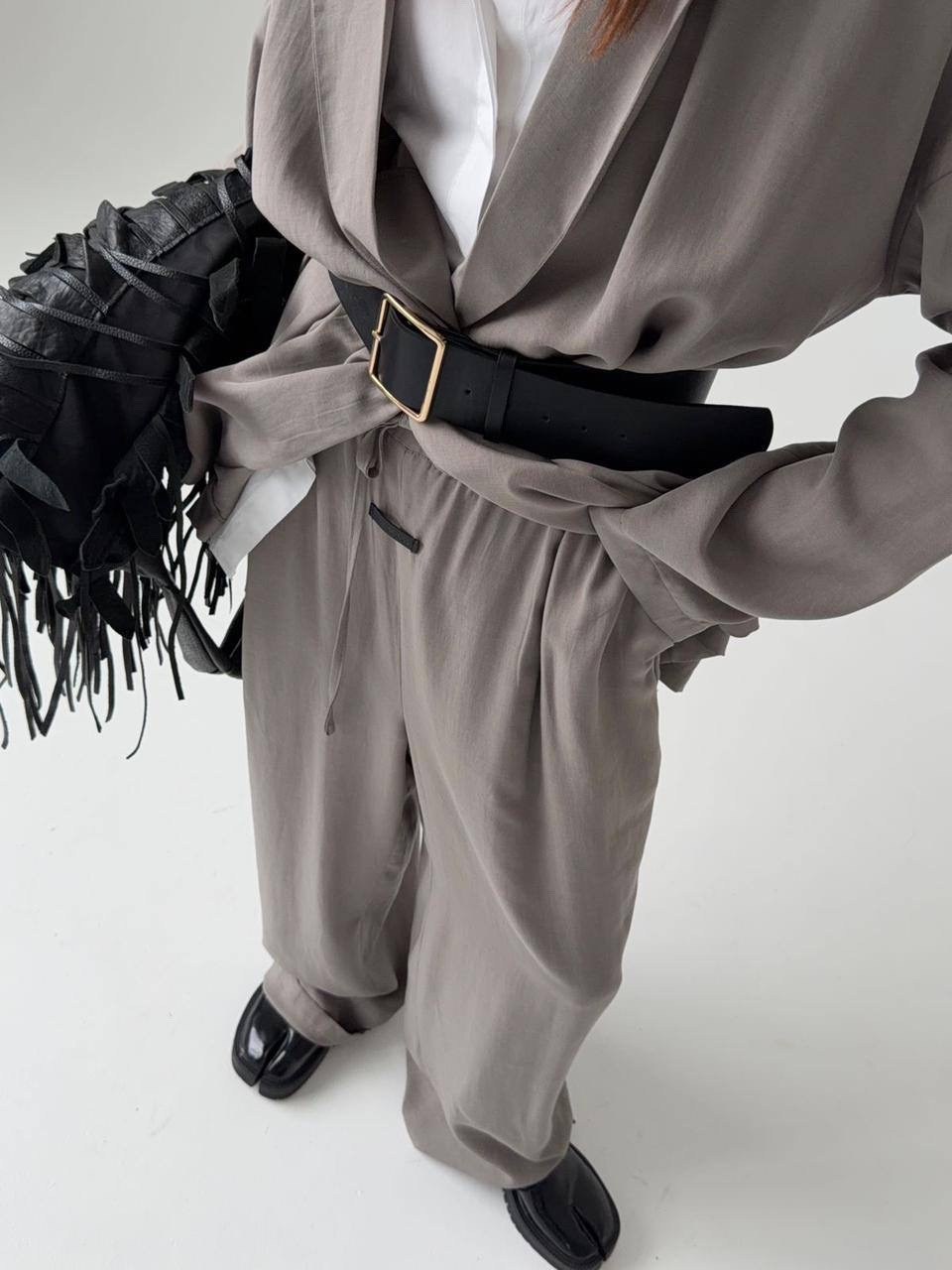 стильные костюмы,брючный костюм,костюм стиль,серый брючный костюм