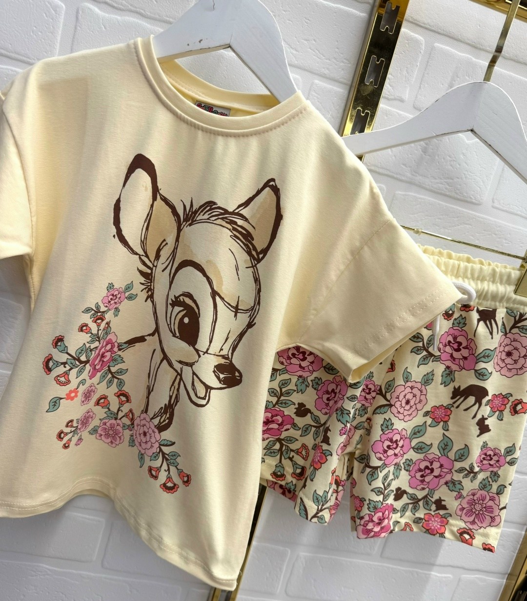 костюм бежевый,,комплект одежды девочке,детские костюмы,костюм молочный