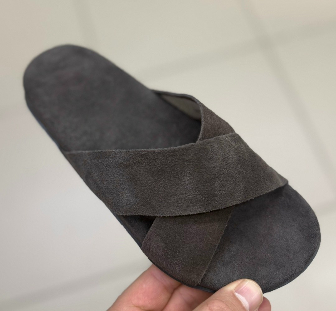 ,замшевые шлепанцы brunello cucinelli,тапочки домашние,тапочки модные,замшевые тапочки