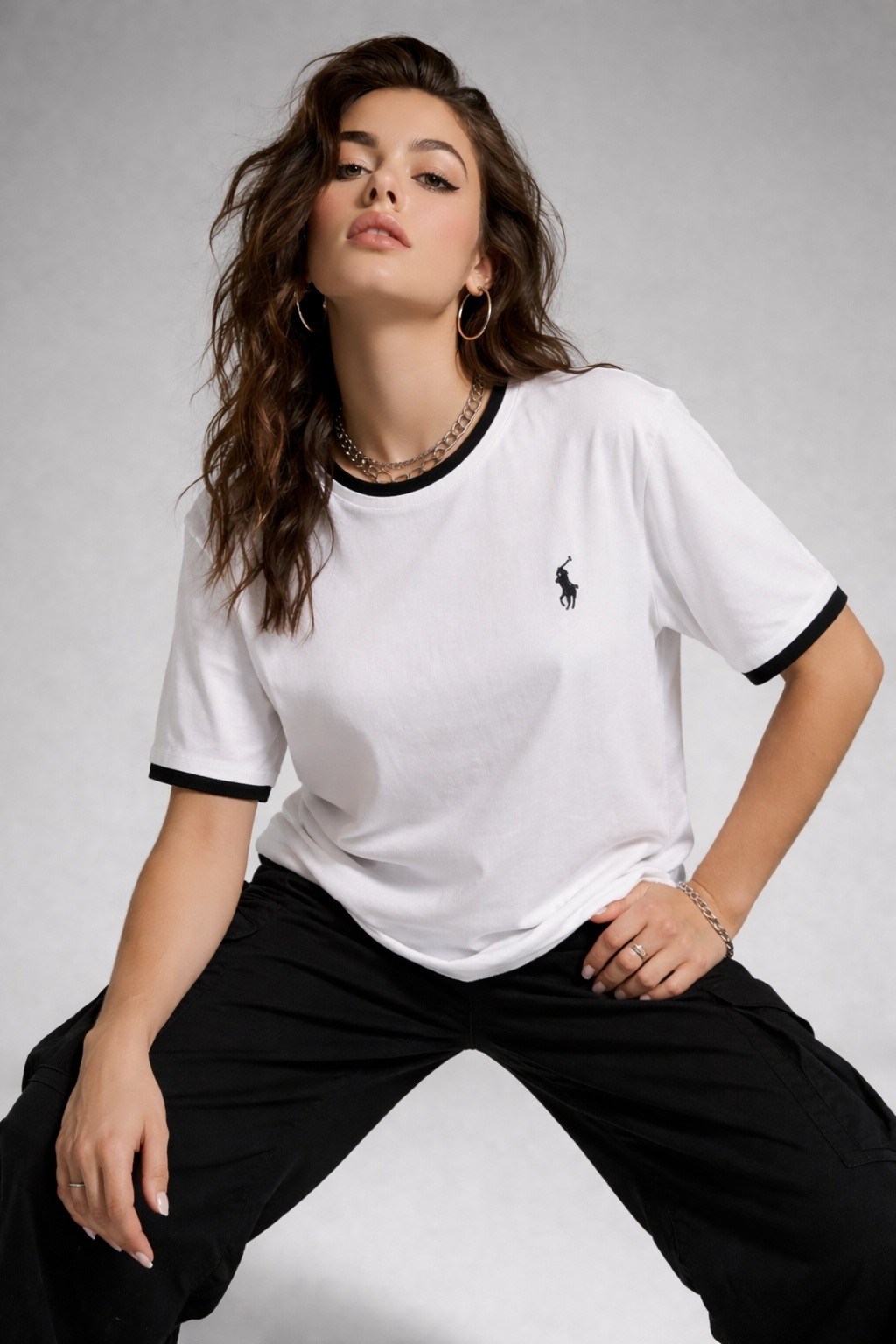 футболки женская,базовая футболка женская,футболки женские мужские,красива девушка