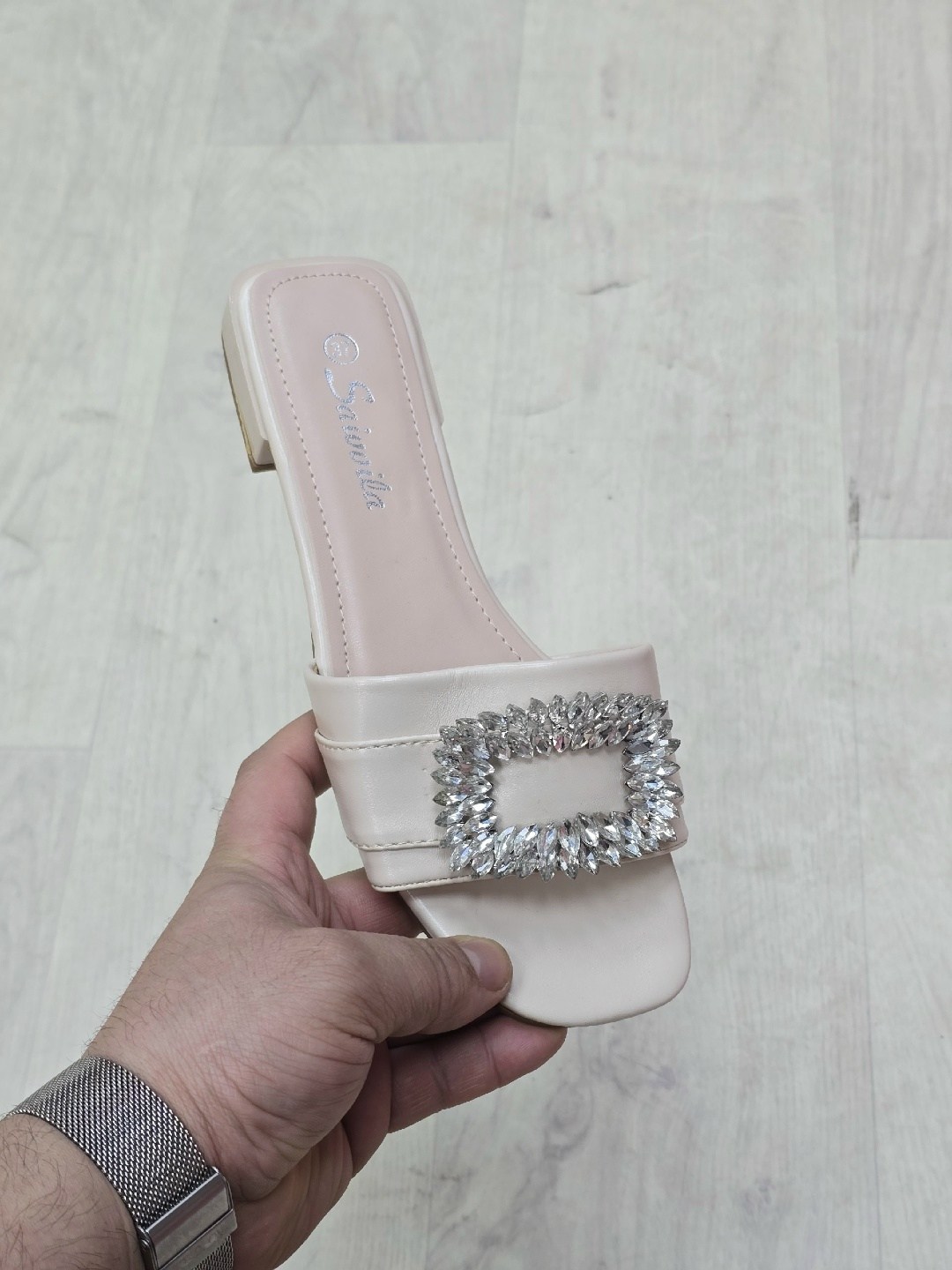 ,модные шлепанцы,женские шлепанцы, женская,босоножки эрмес