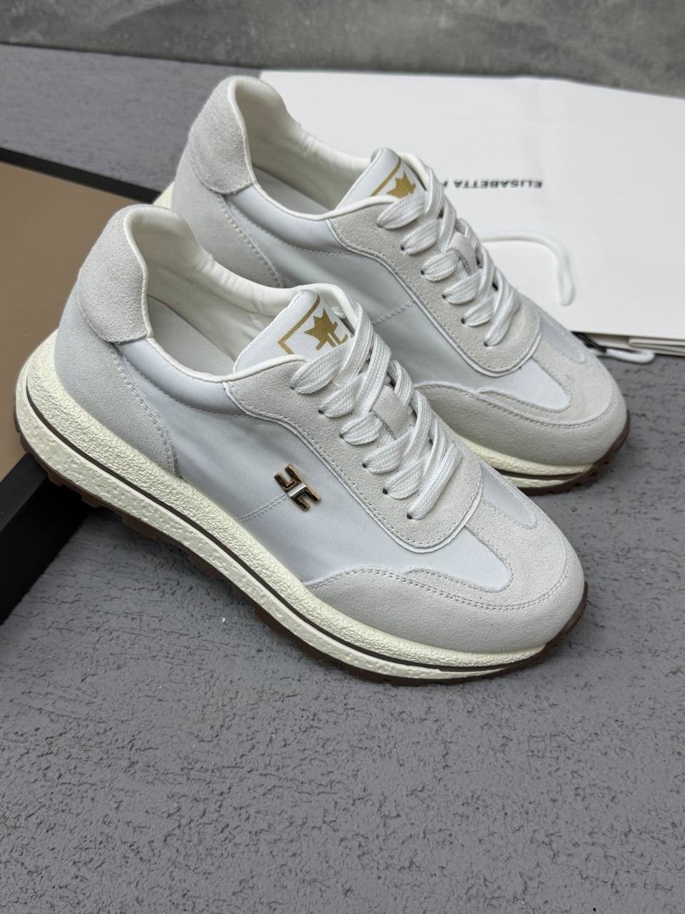 ,женские кроссовки,брендовые кроссовки,кроссовки мода,стильные кроссовки