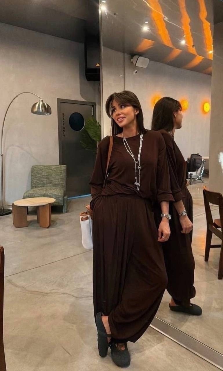 модные брюки палаццо,мода модная,повседневный костюм,черные брюки палаццо образы