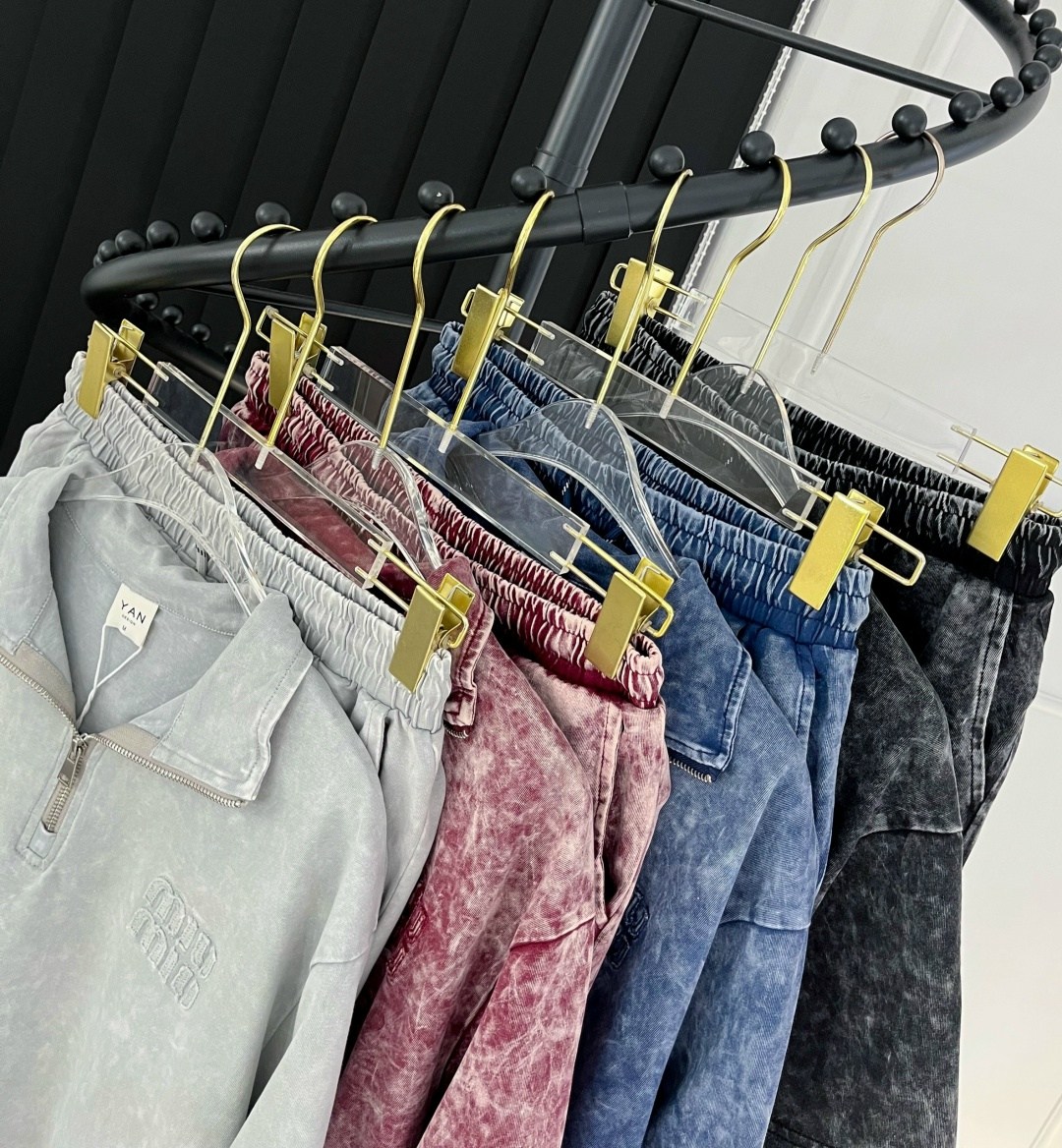 костюм женский,,футболки женская,костюм