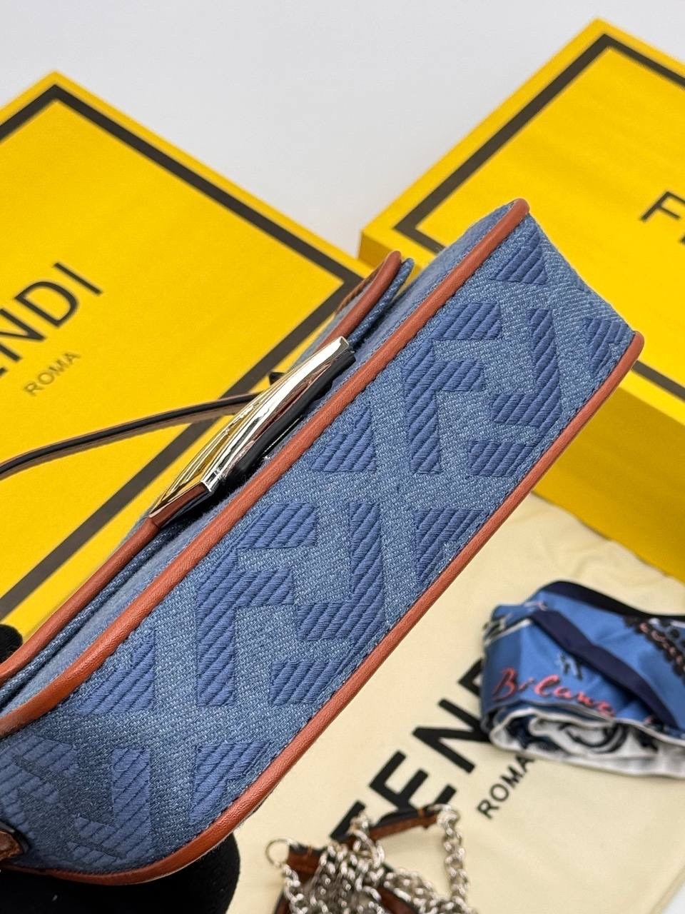 женская сумка fendi,cумка fendi,fendi сумка на плечо,fendi сумка на плечо кросс-боди,сумка на плечо