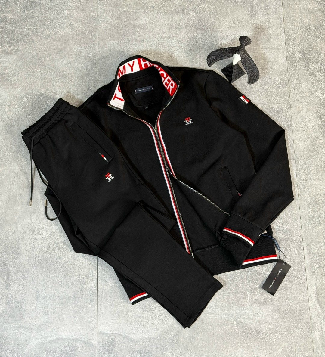 костюм спортивный tommy hilfiger,спортивный костюм томми хилфигер,томми хилфигер спортивный костюм мужской,спортивный костюм томми хилфигер мужской синий,костюм спортивный мужской