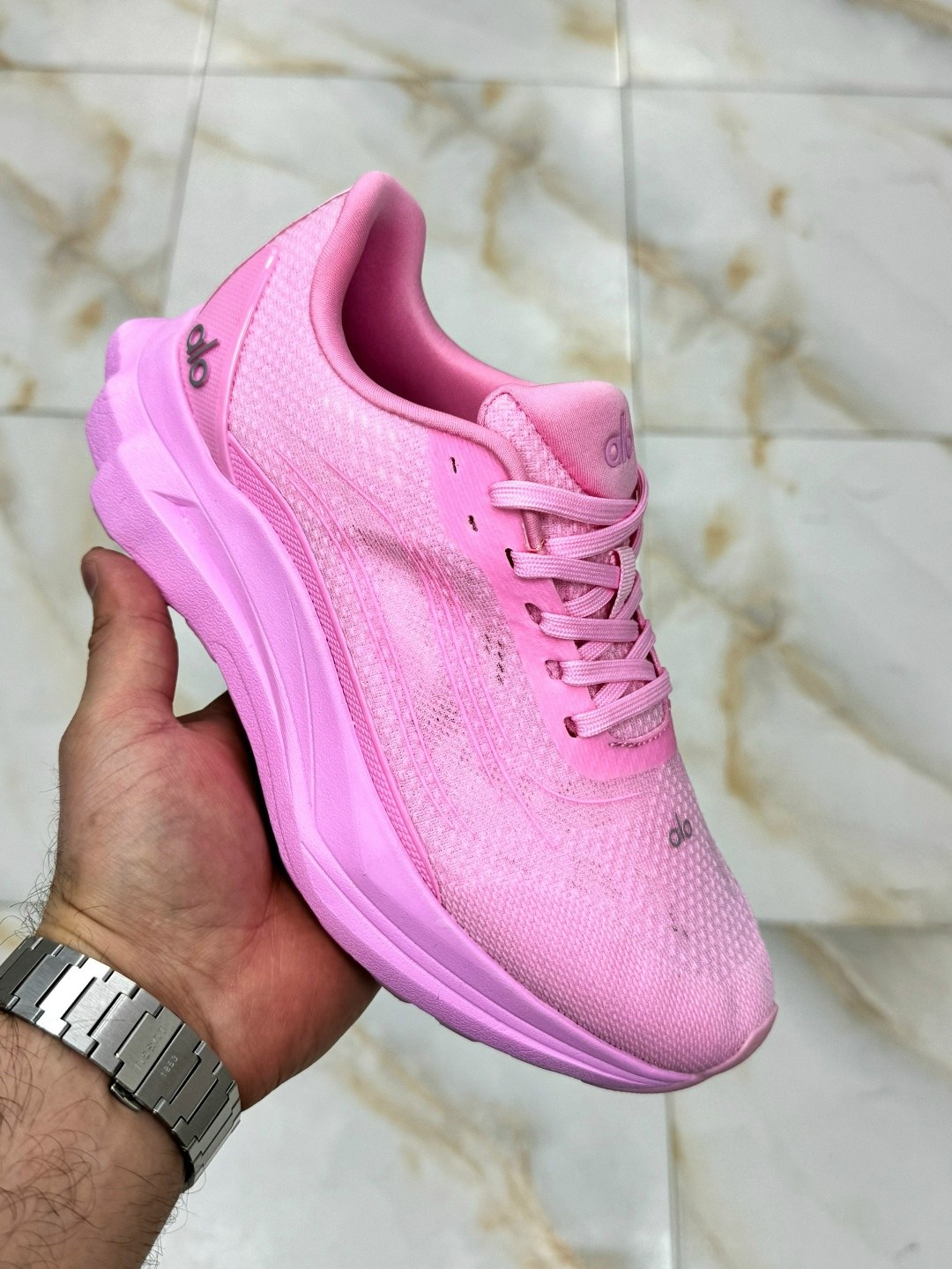 кроссовки,кроссовки hoka one one,кроссовки hoka,женские кроссовки,кроссовки alo