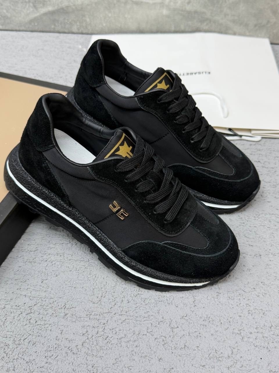 ,женские кроссовки,брендовые кроссовки,кроссовки мода,стильные кроссовки