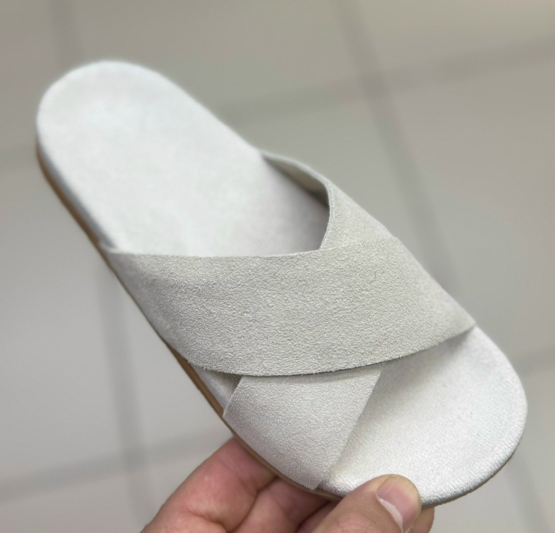 ,замшевые шлепанцы brunello cucinelli,тапочки домашние,тапочки модные,замшевые тапочки