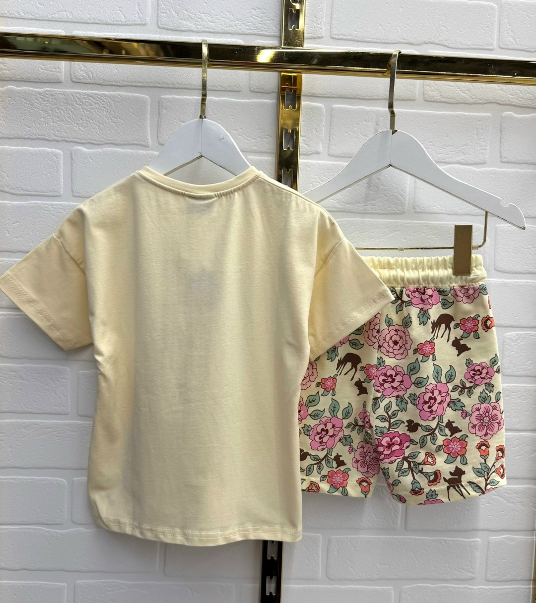 костюм бежевый,,комплект одежды девочке,детские костюмы,костюм молочный