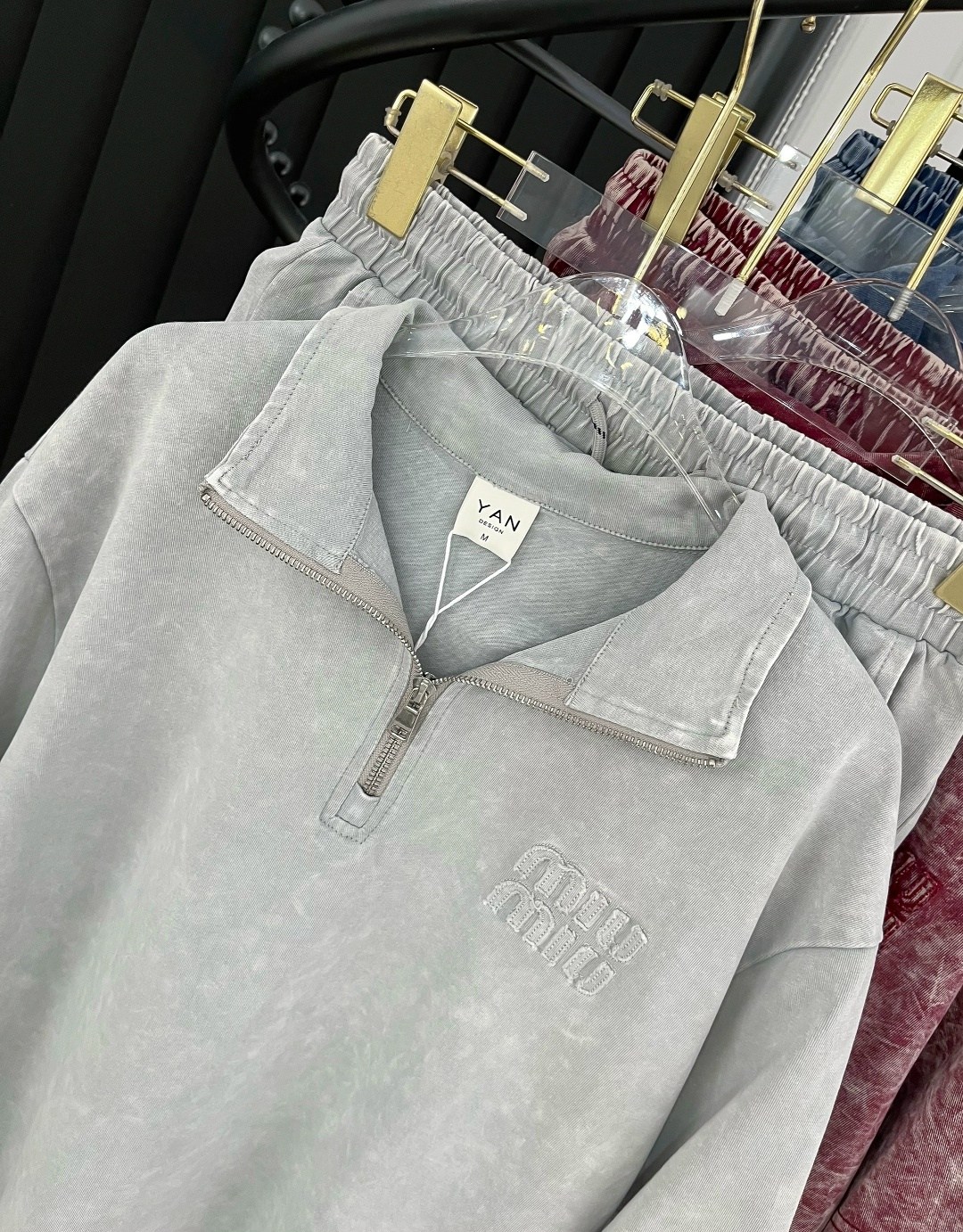 костюм женский,,футболки женская,костюм