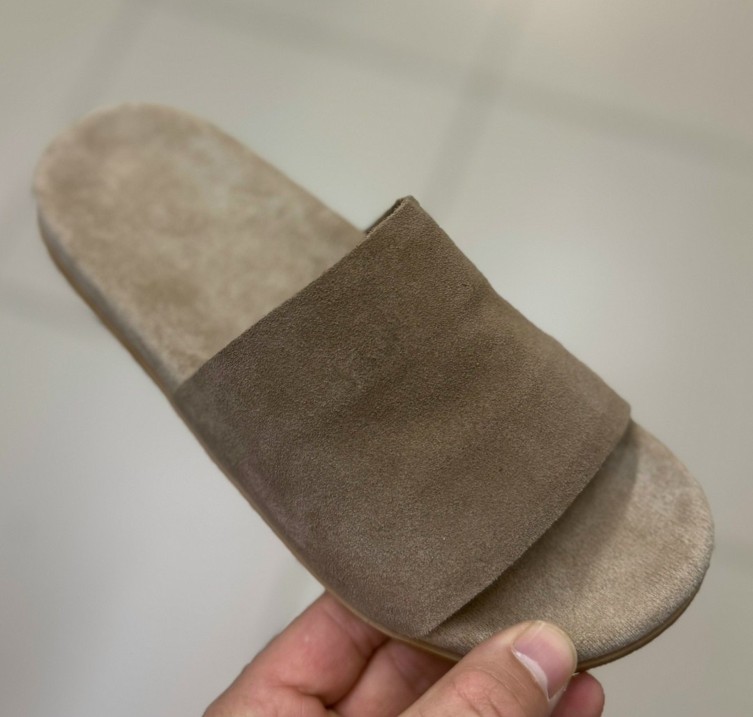 ,замшевые шлепанцы brunello cucinelli,тапочки домашние,тапочки модные,замшевые тапочки