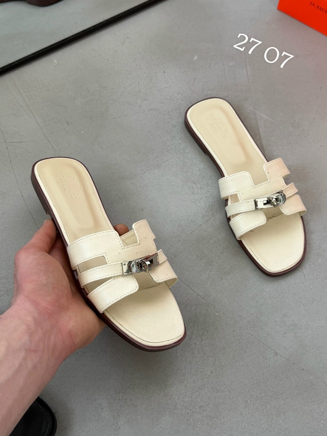 ,шлепанцы hermes,шлепки hermes женские,шлепки эрмес,шлепанцы женские