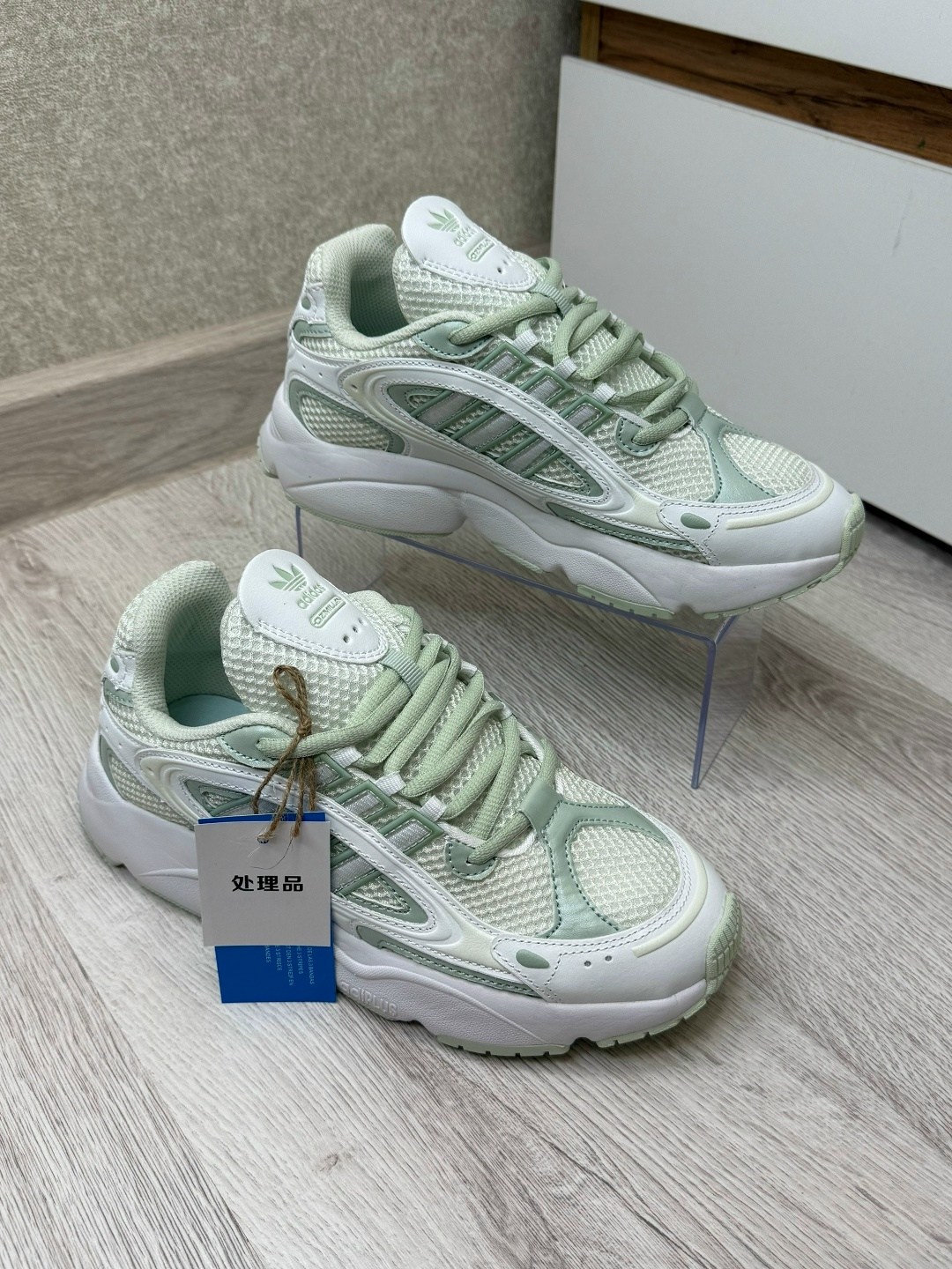 кроссовки adidas,кроссовки женские adidas,кроссовки adidas original,кроссовки adidas ozmillen,женские кроссовки