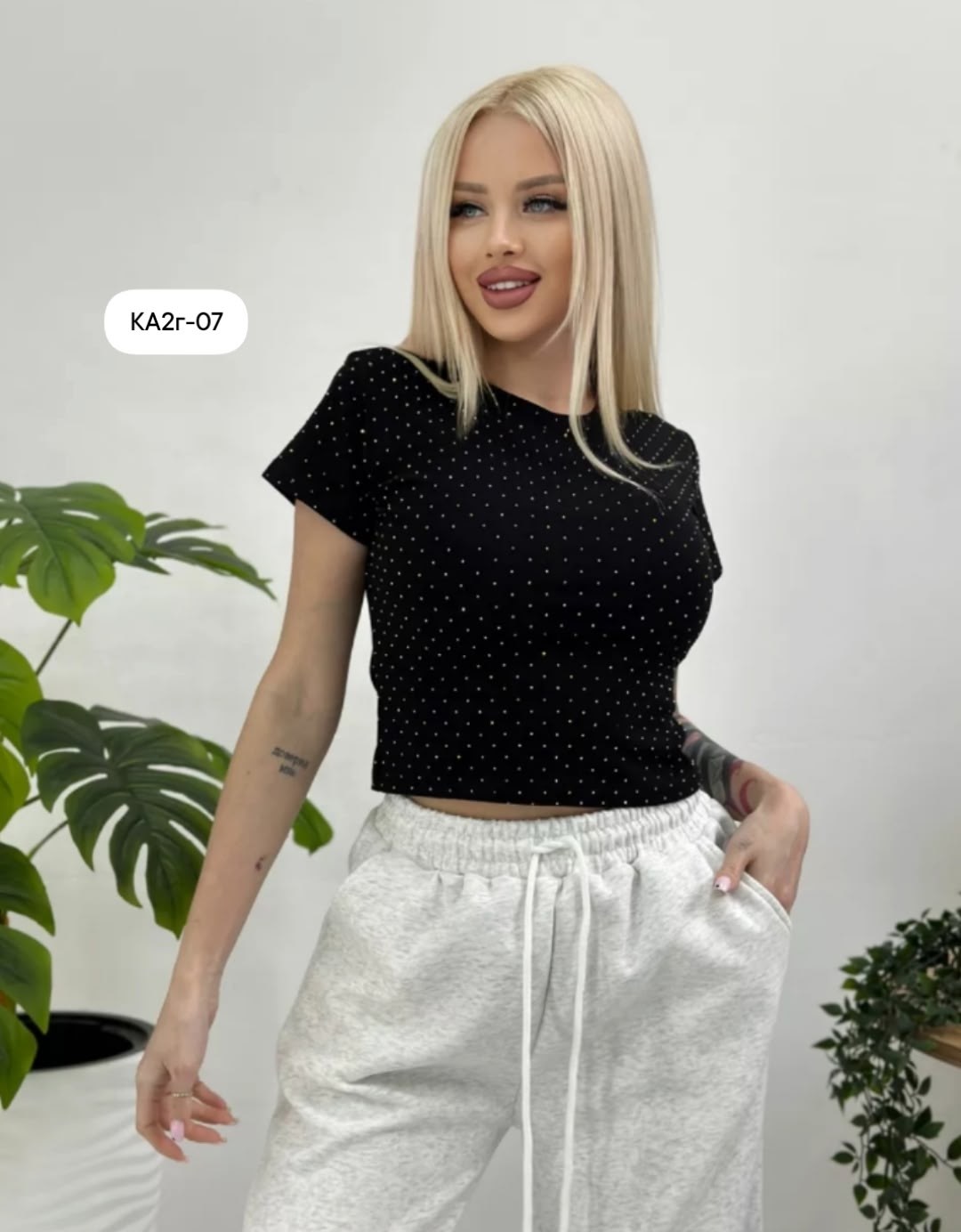 футболка со стразами женская,футболки женская,футболка со стразами,футболка женская однотонная,женская кофта