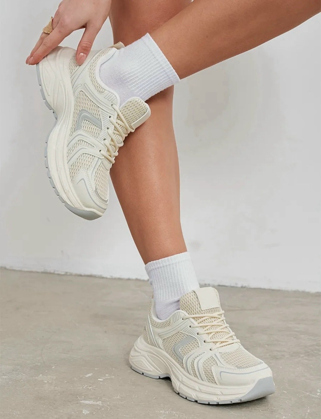 кроссовки женскиe,кроссовки летние тренд,кроссовки для женщин,модные кроссовки,кроссовки женские универсальные