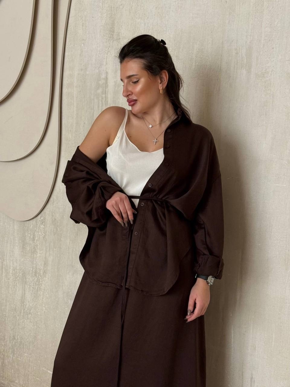 юбка атласная удлинённая шоколадного цвета,юбка шоколадного цвета,атласная юбка шоколадного цвета,костюм с юбкой,юбка коричневого цвета