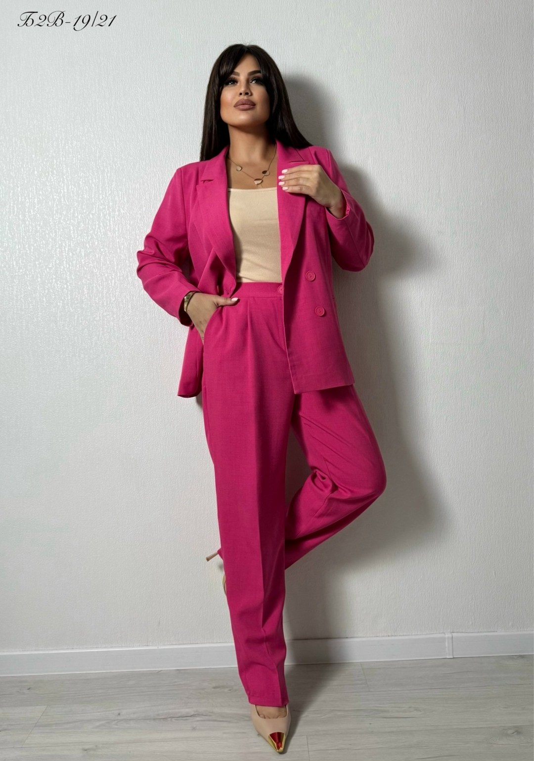 брючный костюм,женский брючный костюм,костюм женский фуксия,женский костюм,костюм брючный цвет фуксия