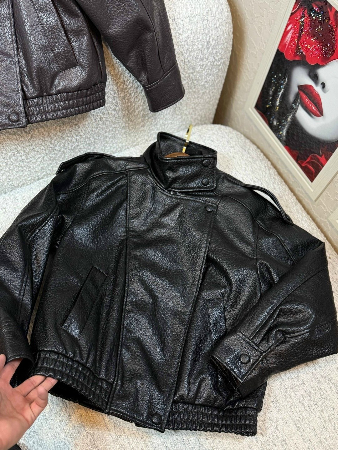 женская куртка из искусственной кожи,женская кожаная куртка,кожаная куртка,куртка оверсайз кожаная,кожаная куртка yves saint laurent