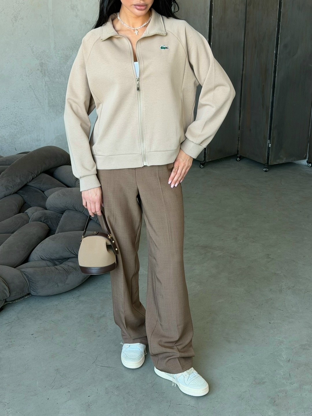 повседневная куртка,куртка бомбер,бежевая куртка,бежевый костюм,куртка женская