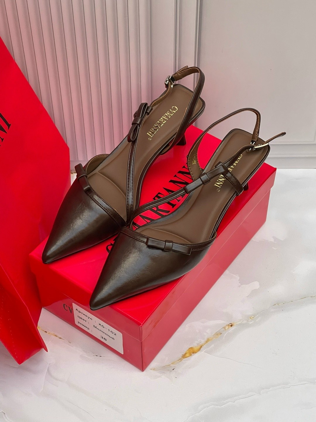 ,туфли valentino,босоножки женские,босоножки valentino,железные босоножки