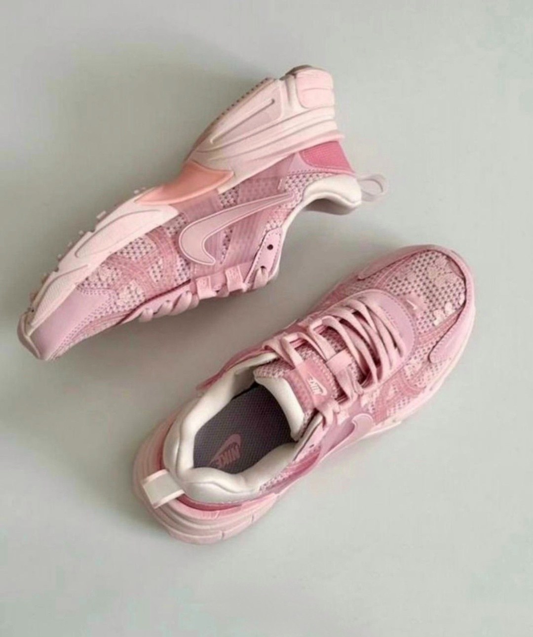 кроссовки nike женские,nike розовые кроссовки,nike v2k run женские беговые кроссовки,кроссовки,розовые кроссовки