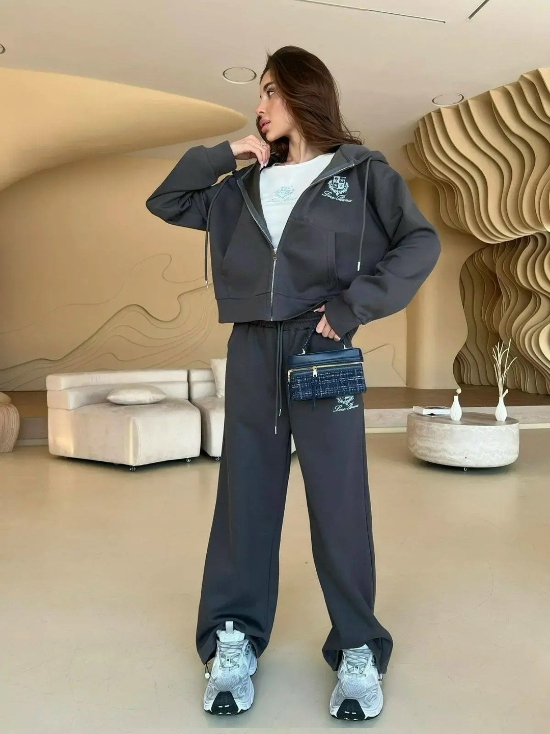 спортивный костюм женский,стильные костюмы,женские костюмы,спортивный костюм,костюм тройка женский