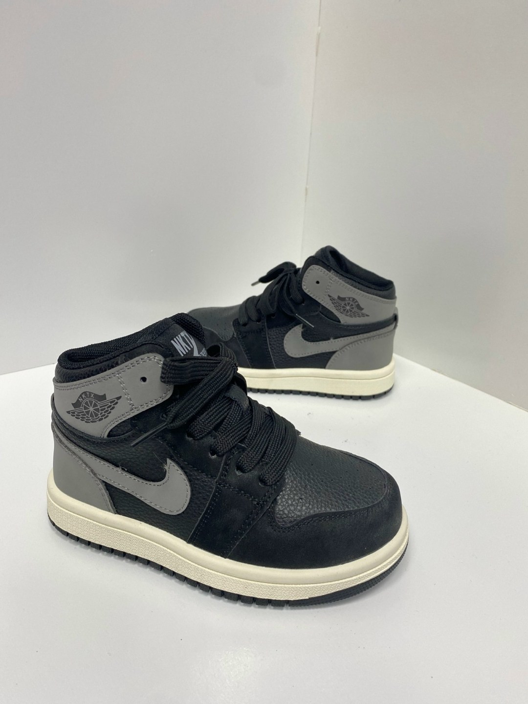 nike air jordan 1 mid,jordan 1 mid light smoke grey,nike air jordan 1 mid grey,air jordan 1 mid,nike air jordan 1 retro high