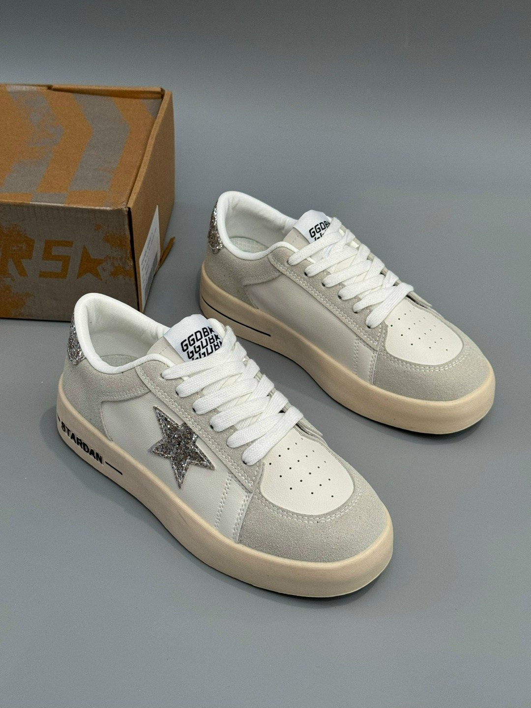 кожаные кеды golden goose superstar premium,golden goose кроссовки,,кеды golden goose,женские кожаные кроссовки golden goose super-star premium - white / silver