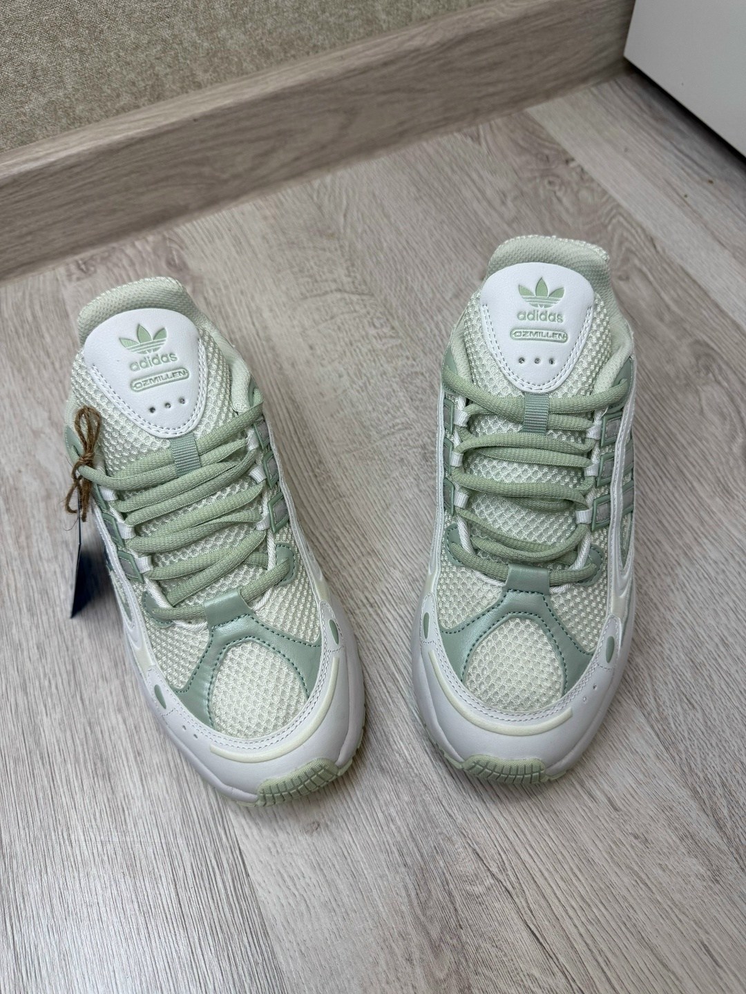 кроссовки adidas,кроссовки женские adidas,кроссовки adidas original,кроссовки adidas ozmillen,женские кроссовки