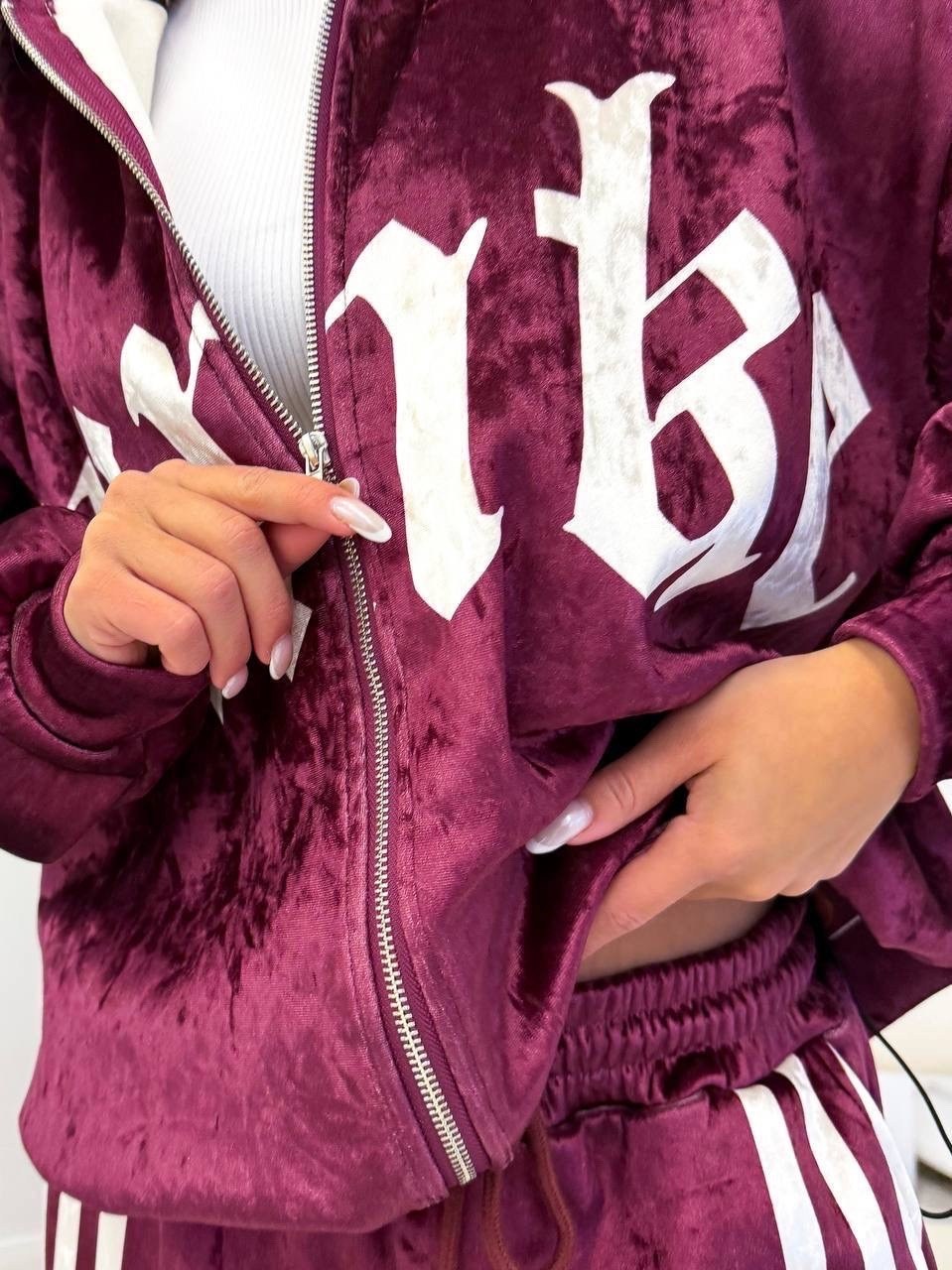 стильные костюмы,бархатный спортивный костюм,велюровый спортивный костюм,спортивные костюмы,женский костюм