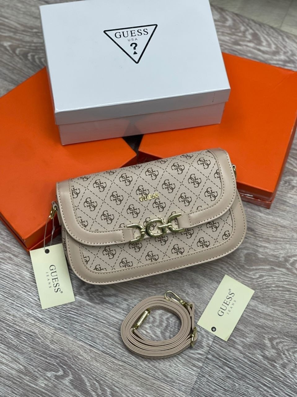 женская сумка guess,сумка guess,сумка седло guess,guess сумка на плечо,сумка женская через плечо guess